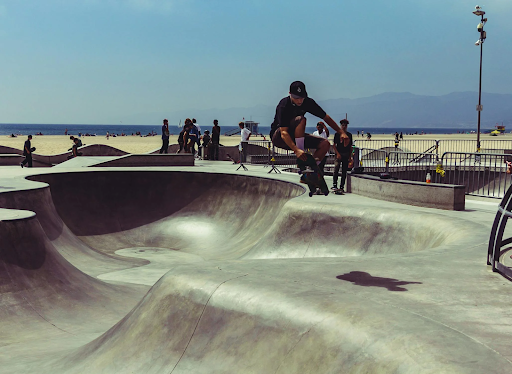 Image of a skater in California skateboarding in a skate bowl